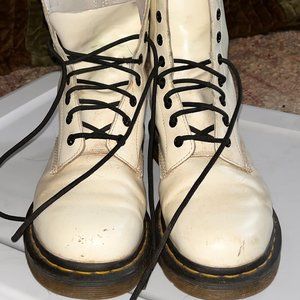 Dr. Martens, Womens 9